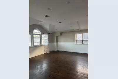 13916 Caney Lane #2nd Floor, Rosedale, NY 11422 - Photo 2