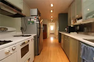 2027 Oakland Ave, Wantagh, NY 11793 - Photo 12
