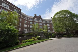 6 Midland Gardens, Bronxville, NY 10708 - Photo 4