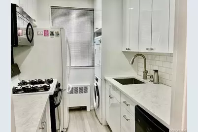 5767 246th Upper Crescent #UPPER A2, Douglaston, NY 11362 - Photo 6