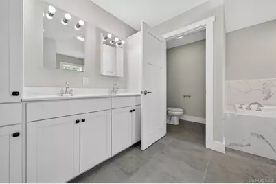 21 Harcourt Cosman Drive, Newburgh, NY 12550 - Photo 30