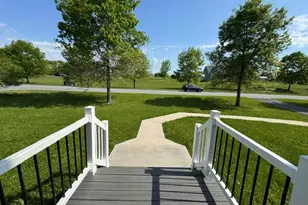 21 Harcourt Cosman Dr, Newburgh, NY 12550 - Photo 2