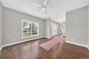21 Harcourt Cosman Dr, Newburgh, NY 12550 - Photo 18