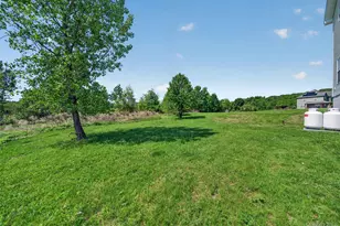 21 Harcourt Cosman Dr, Newburgh, NY 12550 - Photo 44