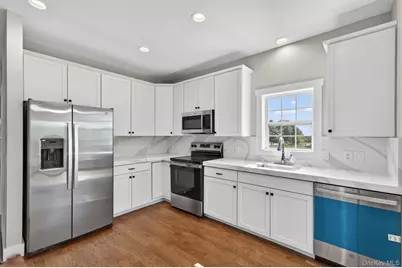 21 Harcourt Cosman Drive, Newburgh, NY 12550 - Photo 14