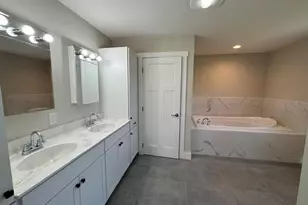 21 Harcourt Cosman Dr, Newburgh, NY 12550 - Photo 32