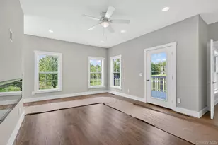 21 Harcourt Cosman Dr, Newburgh, NY 12550 - Photo 8