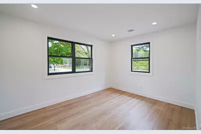 329 Railroad Avenue, Center Moriches, NY 11934 - Photo 18
