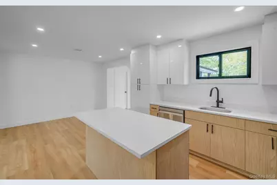 329 Railroad Avenue, Center Moriches, NY 11934 - Photo 10