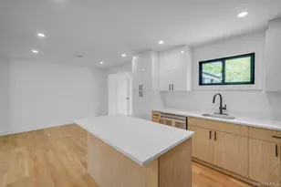 329 Railroad Ave, Center Moriches, NY 11934 - Photo 10