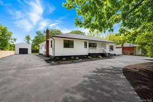 329 Railroad Ave, Center Moriches, NY 11934 - Photo 2