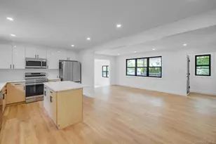 329 Railroad Ave, Center Moriches, NY 11934 - Photo 12