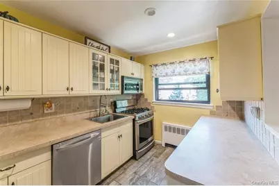 217-22A 73rd Avenue #Upper, Oakland Gardens, NY 11364 - Photo 4