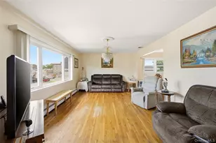 234 Winthrop Ave, Westbury, NY 11590 - Photo 6
