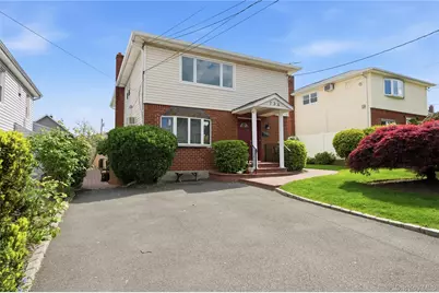 234 Winthrop Avenue, Westbury, NY 11590 - Photo 2