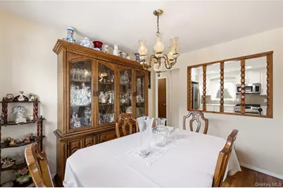 234 Winthrop Avenue, Westbury, NY 11590 - Photo 8
