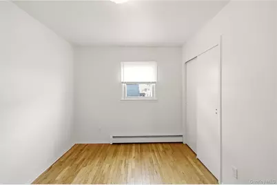 234 Winthrop Avenue, Westbury, NY 11590 - Photo 22