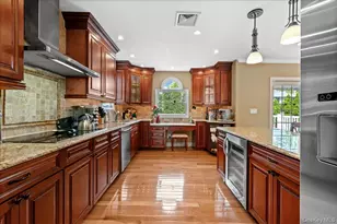 56 Middle Ln, Jericho, NY 11753 - Photo 4