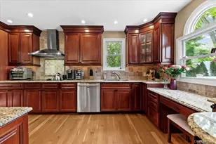 56 Middle Ln, Jericho, NY 11753 - Photo 6