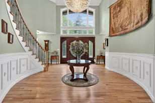 1 Springwood Path, Syosset, NY 11791 - Photo 6