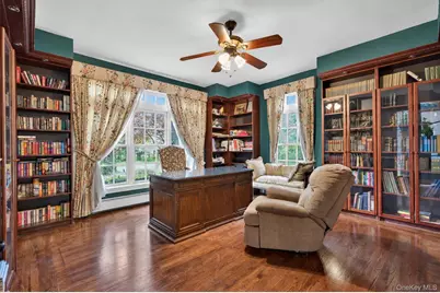 1 Springwood Path, Syosset, NY 11791 - Photo 10