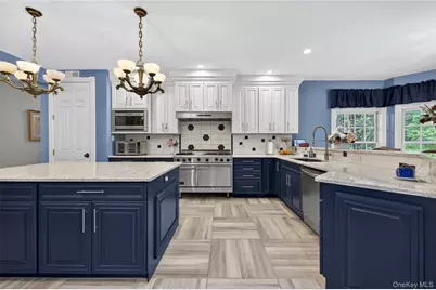 1 Springwood Path, Syosset, NY 11791 - Photo 18