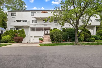 21 Canterbury Road #15, Great Neck, NY 11021 - Photo 1