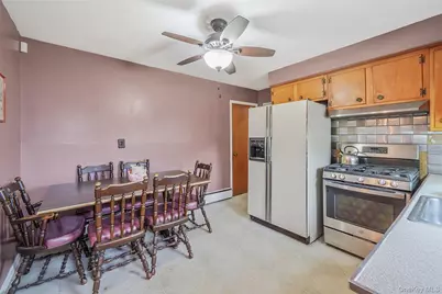 75 Barnum Street, West Babylon, NY 11704 - Photo 8