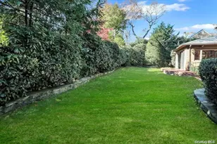 272 Chapel Rd, Manhasset, NY 11030 - Photo 36