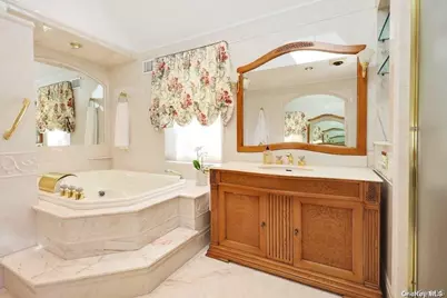 272 Chapel Road, Manhasset, NY 11030 - Photo 24