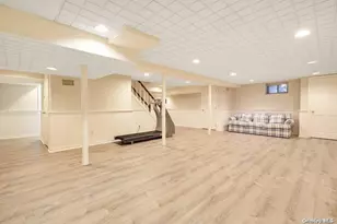 272 Chapel Rd, Manhasset, NY 11030 - Photo 32