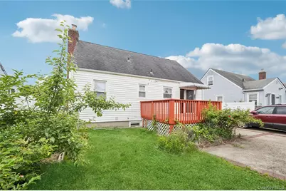 1043 Thomas Avenue, Baldwin, NY 11510 - Photo 18