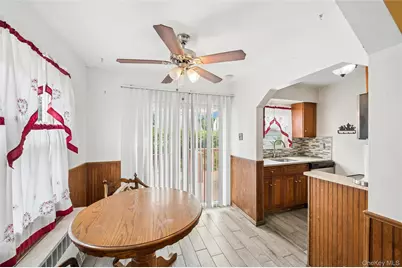 1043 Thomas Avenue, Baldwin, NY 11510 - Photo 4