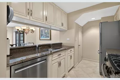 240-17 Oak Park Drive #73A, Douglaston, NY 11362 - Photo 10