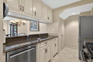 240-17 Oak Park Dr, Douglaston, NY 11362 - Photo 10