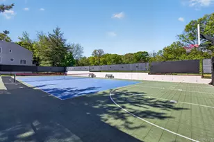 240-17 Oak Park Dr, Douglaston, NY 11362 - Photo 36
