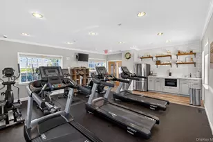 240-17 Oak Park Dr, Douglaston, NY 11362 - Photo 34
