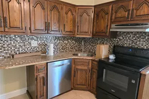 68 Summer Ln, Hicksville, NY 11801 - Photo 10