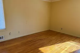 11 Syosset Cir, Syosset, NY 11791 - Photo 18