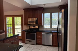 11 Syosset Cir, Syosset, NY 11791 - Photo 10