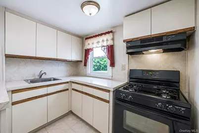 21823 139th Avenue, Springfield Gardens, NY 11413 - Photo 12