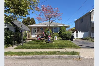 15 E Jackson Avenue, Babylon, NY 11702 - Photo 2