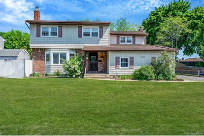 1335 August Road, North Babylon, NY 11703 - Photo 2