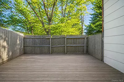 102 Hill Spur, Calverton, NY 11933 - Photo 14