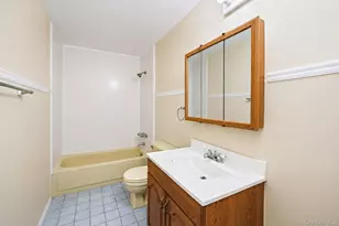 102 Hill Spur, Calverton, NY 11933 - Photo 22