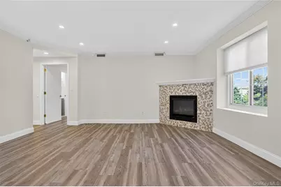 242 Maple Avenue #419, Westbury, NY 11590 - Photo 4