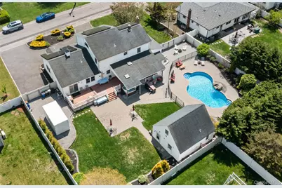 63 E Madison Street, East Islip, NY 11730 - Photo 18