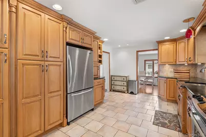 63 E Madison Street, East Islip, NY 11730 - Photo 10