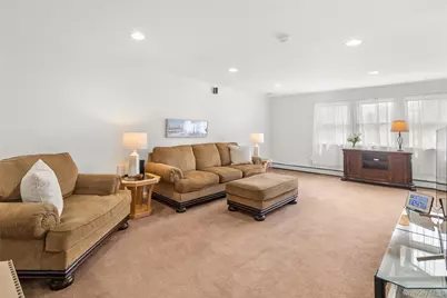 63 E Madison Street, East Islip, NY 11730 - Photo 4