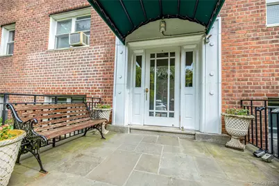 450 Pelham Road #2E, New Rochelle, NY 10805 - Photo 2